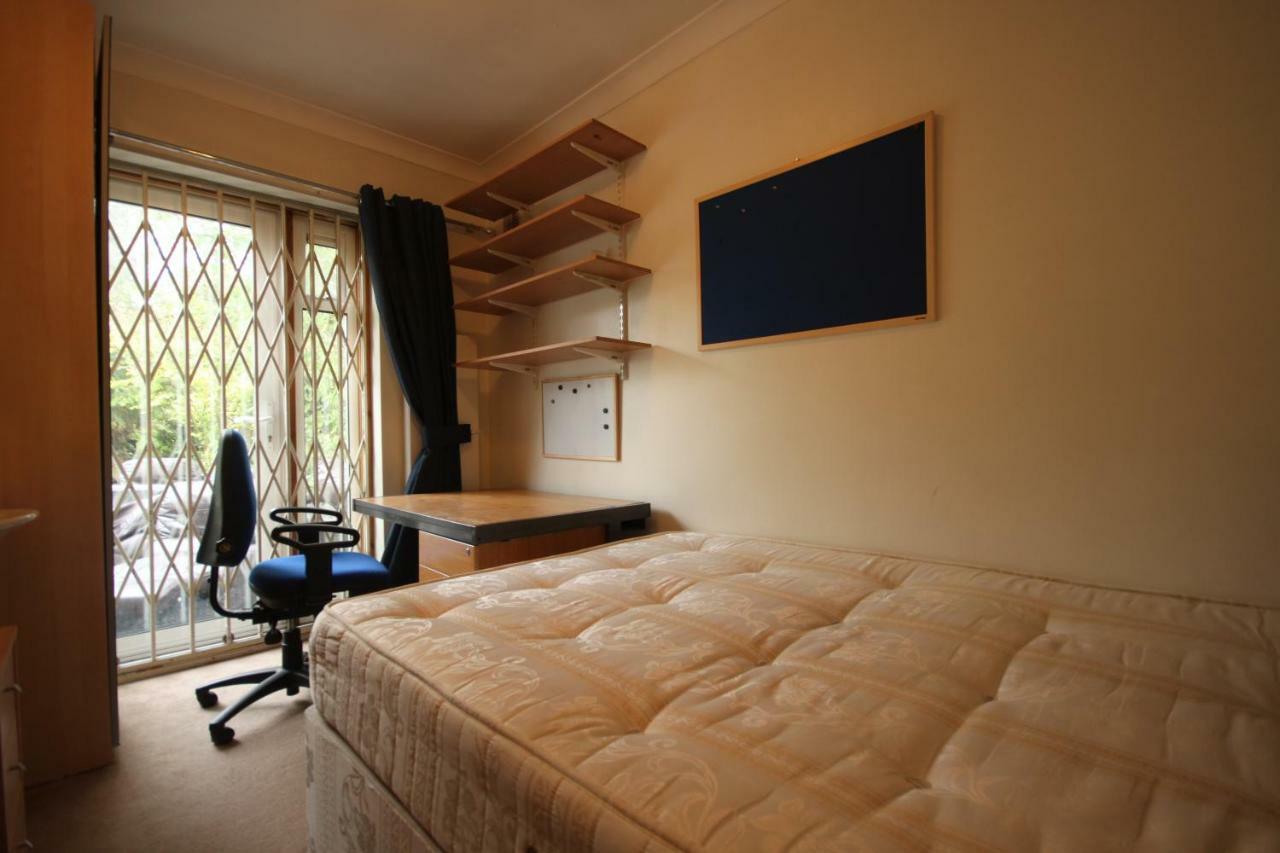 Draycott Bed and Breakfast Londen Buitenkant foto